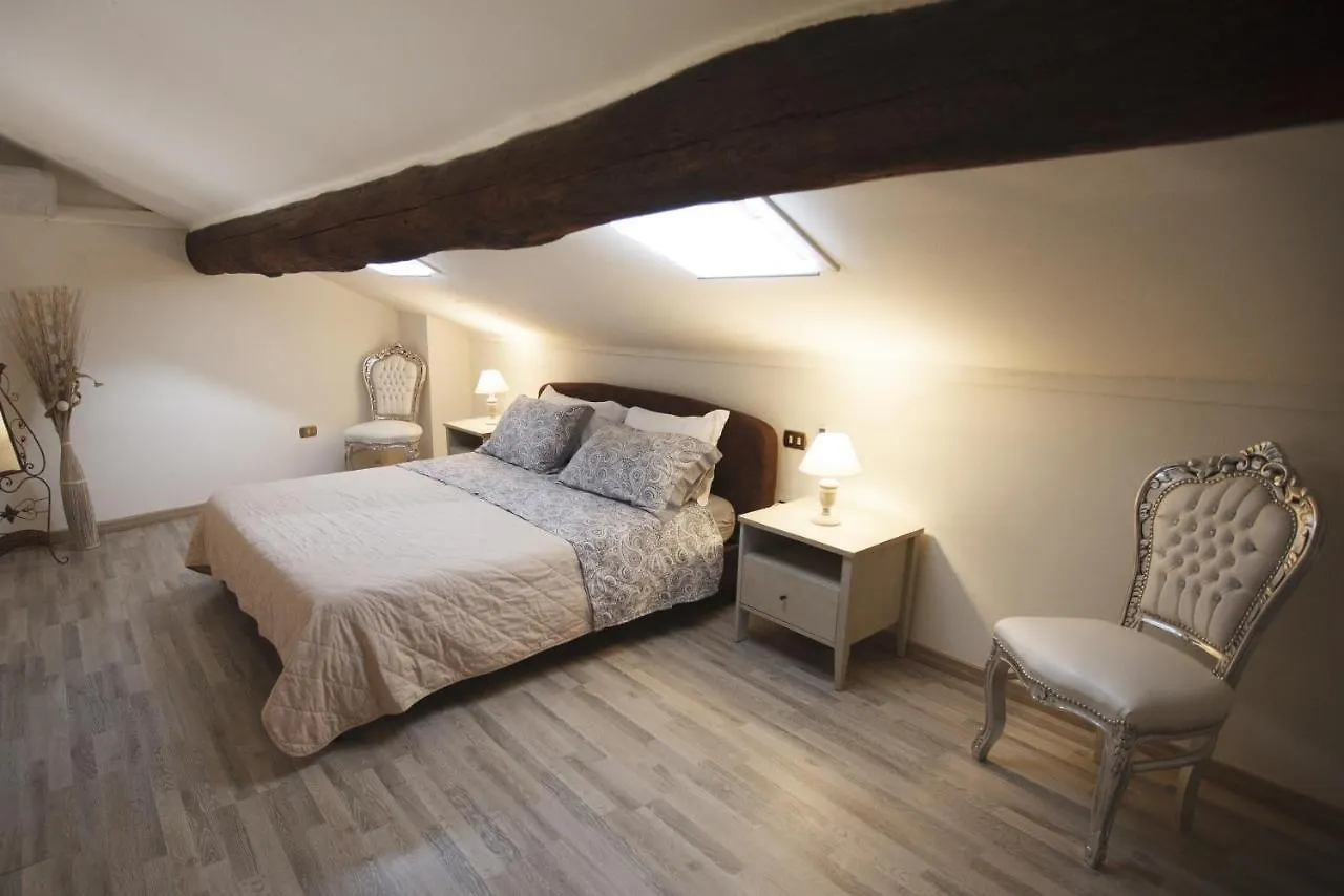 Divina Vita Apartments ヴァレンナ 0*,