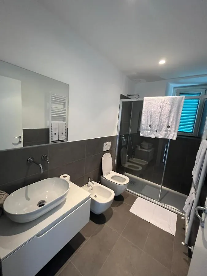 Divina Vita Apartments ヴァレンナ イタリア