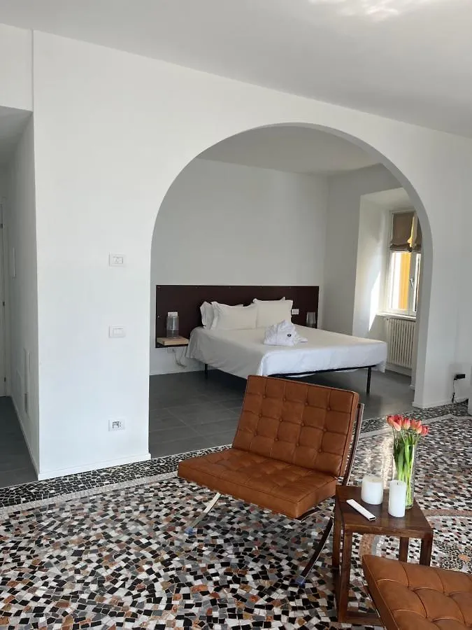 Divina Vita Apartments ヴァレンナ イタリア