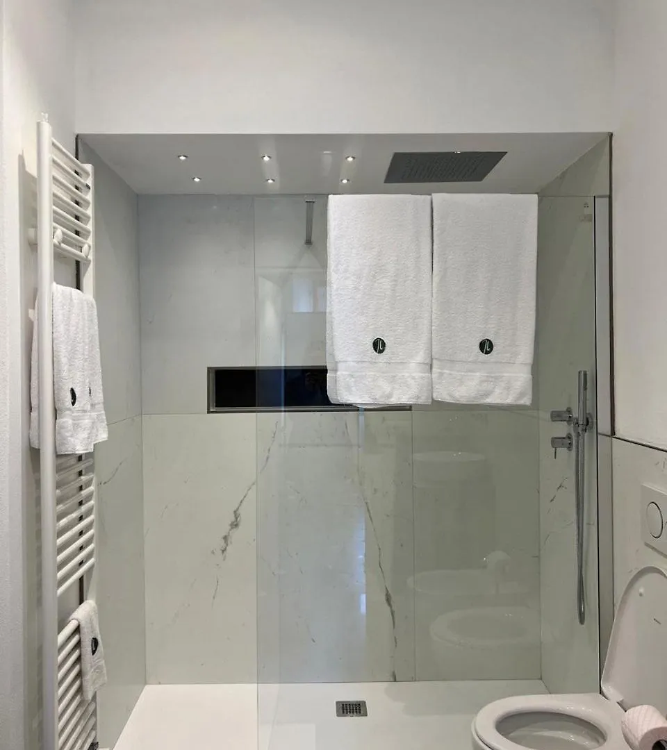 Divina Vita Apartments ヴァレンナ