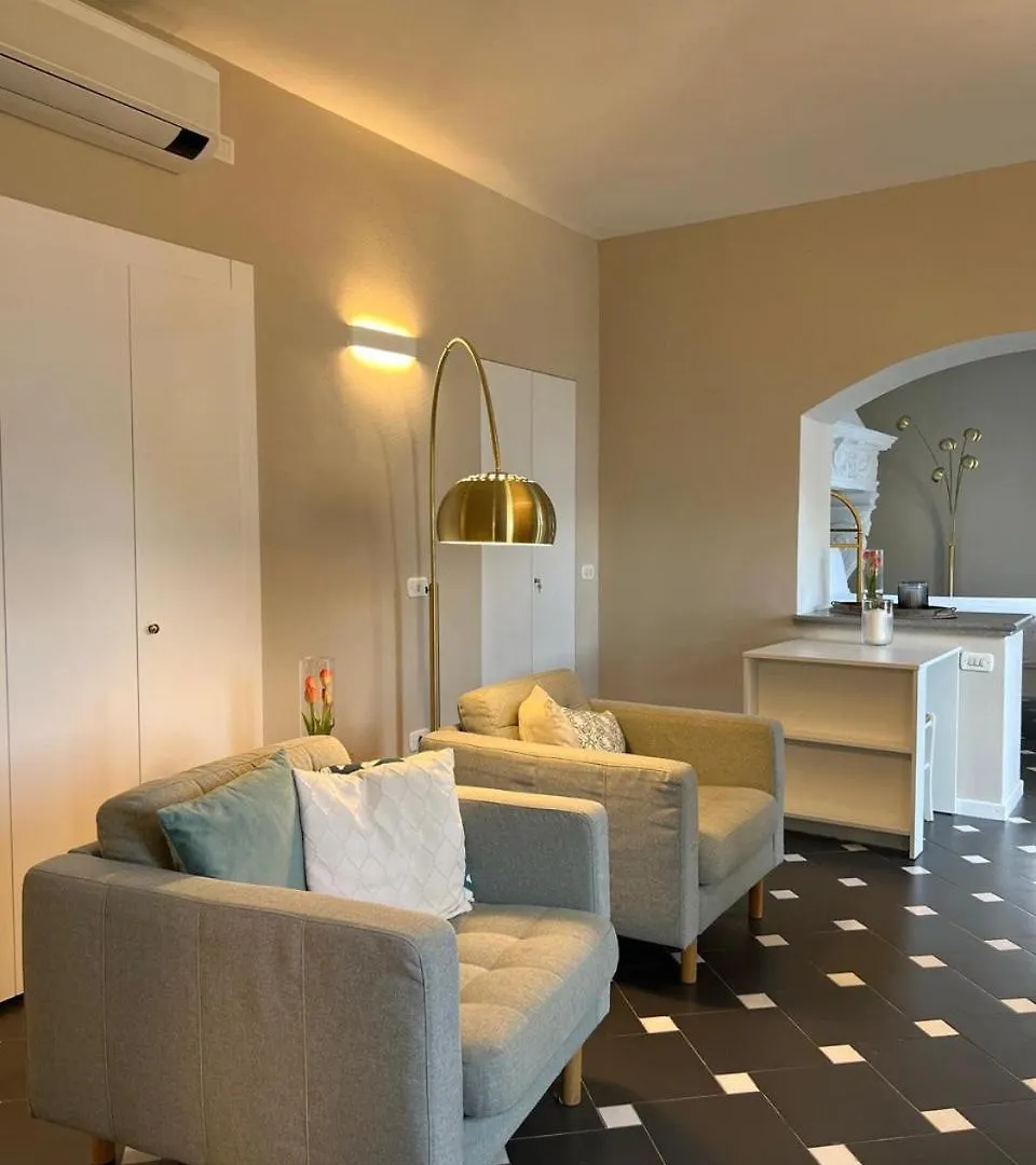 Divina Vita Apartments ヴァレンナ 0*,