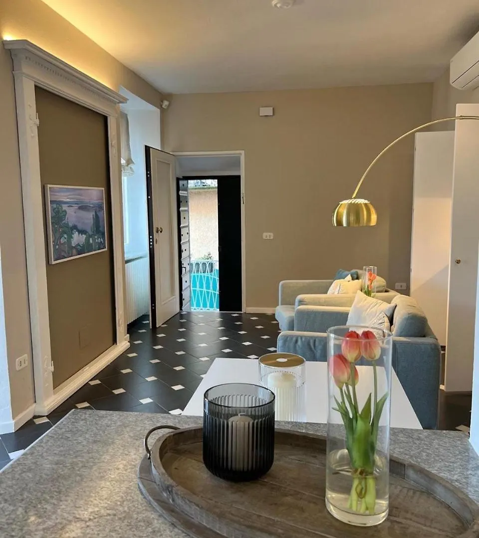 Divina Vita Apartments ヴァレンナ 0*,  イタリア