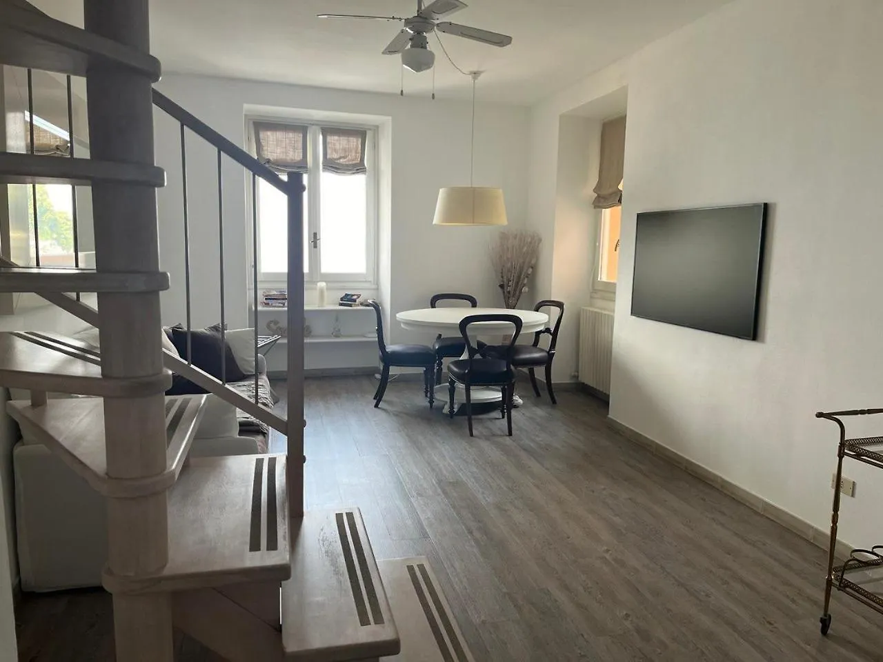 Divina Vita Apartments ヴァレンナ