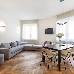 Apartment Cool And Big Duomo - White, Milan
